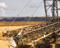 基礎原材料行業